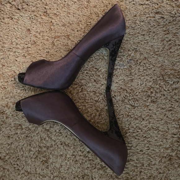 Caparros Purple Peep-Toe Heels With Black Lace Detail Size 8B (Bin 12) - Picture 7 of 10